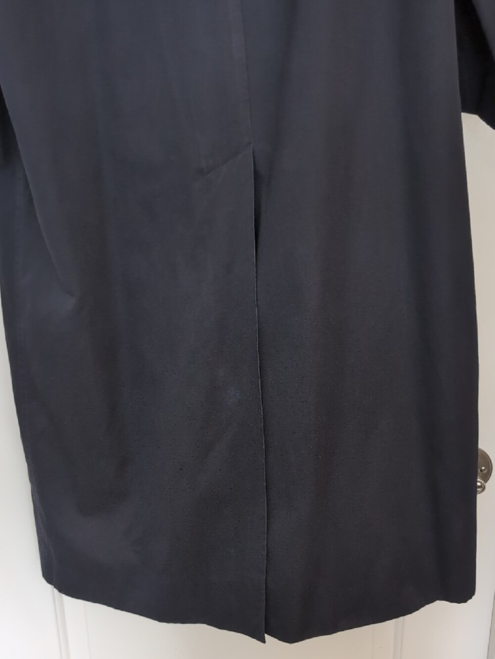 Burberry Trench Coat with Signature Check Lining - Picture 9 of 12